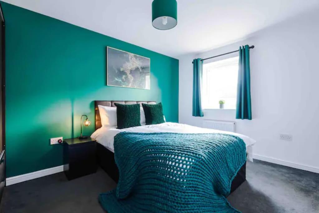 Spacious 5 Bedroom Home Hosted By Mcr Dens Manchester Exteriör bild