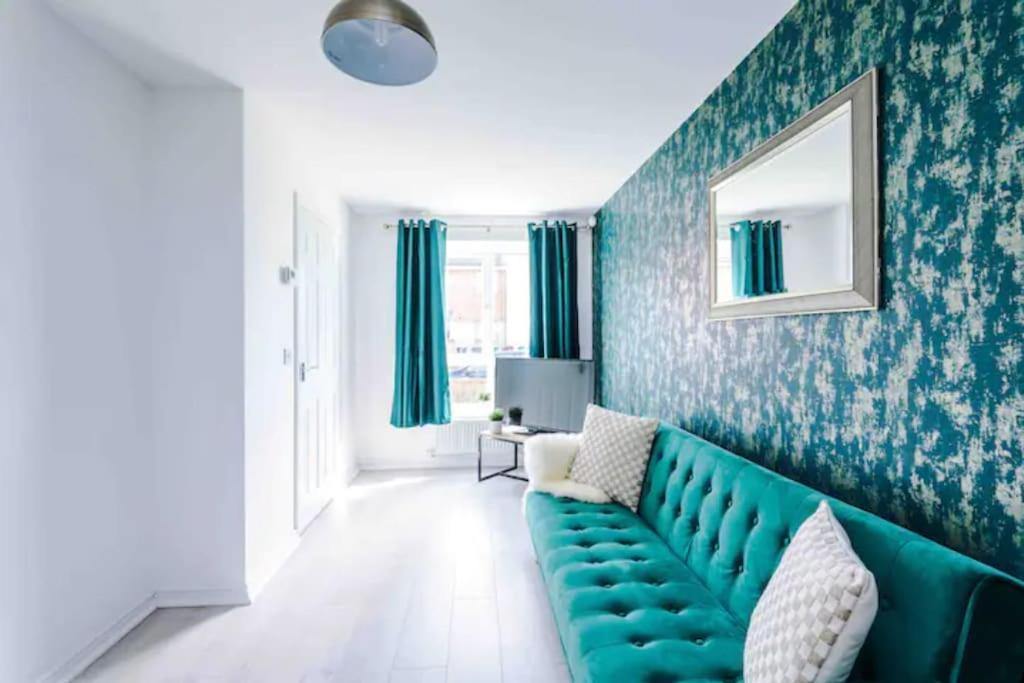 Spacious 5 Bedroom Home Hosted By Mcr Dens Manchester Exteriör bild